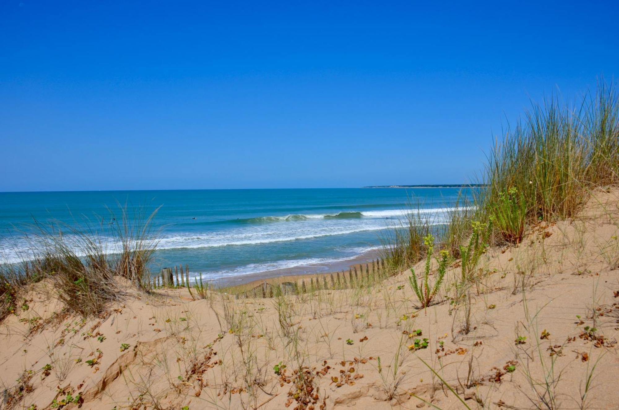 Camping Le Clos Des Pins Longeville-sur-Mer Esterno foto