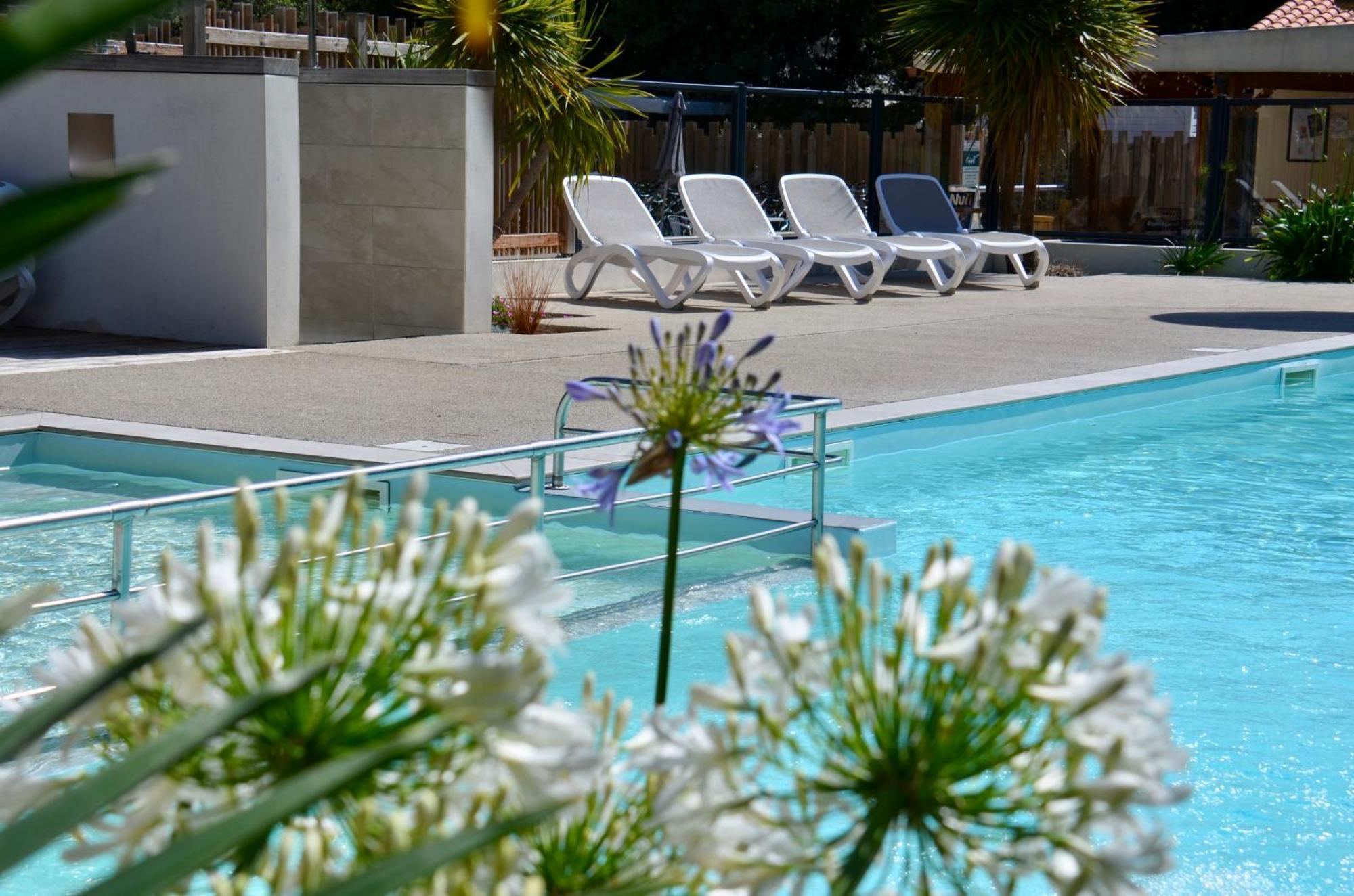 Camping Le Clos Des Pins Longeville-sur-Mer Esterno foto